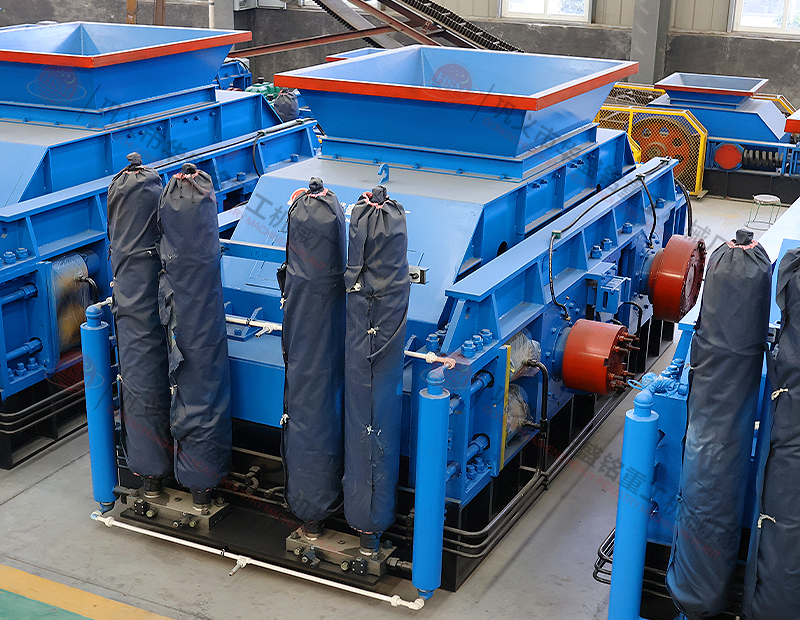 大型液壓對輥制砂機每小時出多少噸沙子？多少錢一臺？