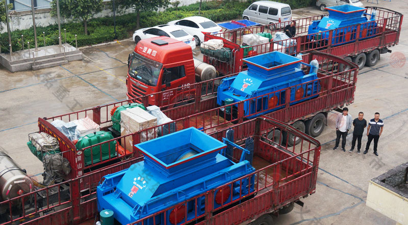 3mm以下對(duì)輥破碎機(jī)多少錢？對(duì)輥破碎機(jī)實(shí)體廠家可看客戶現(xiàn)場